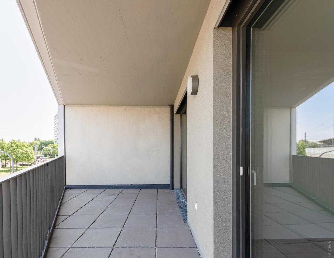 Whats-App Self-Check-In - 1Br Apartment, Near Airport,15 Min To Center ウィーン エクステリア 写真