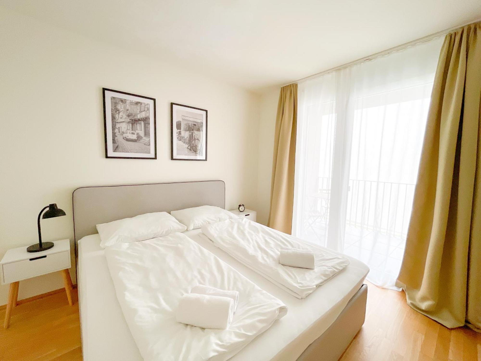 Whats-App Self-Check-In - 1Br Apartment, Near Airport,15 Min To Center ウィーン 部屋 写真