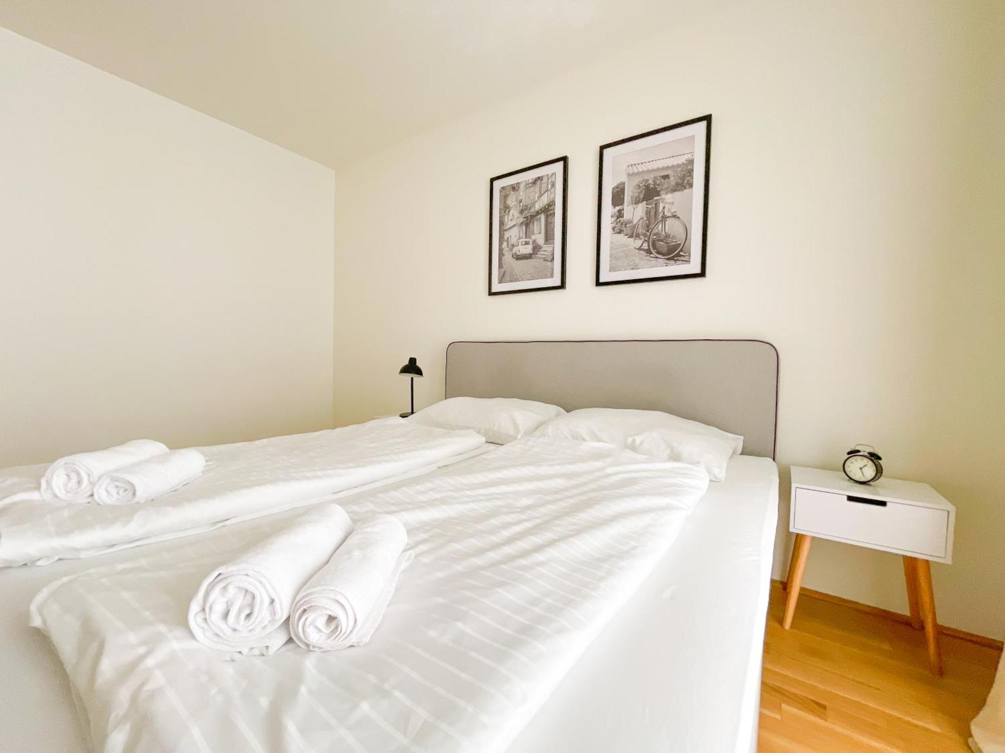 Whats-App Self-Check-In - 1Br Apartment, Near Airport,15 Min To Center ウィーン 部屋 写真
